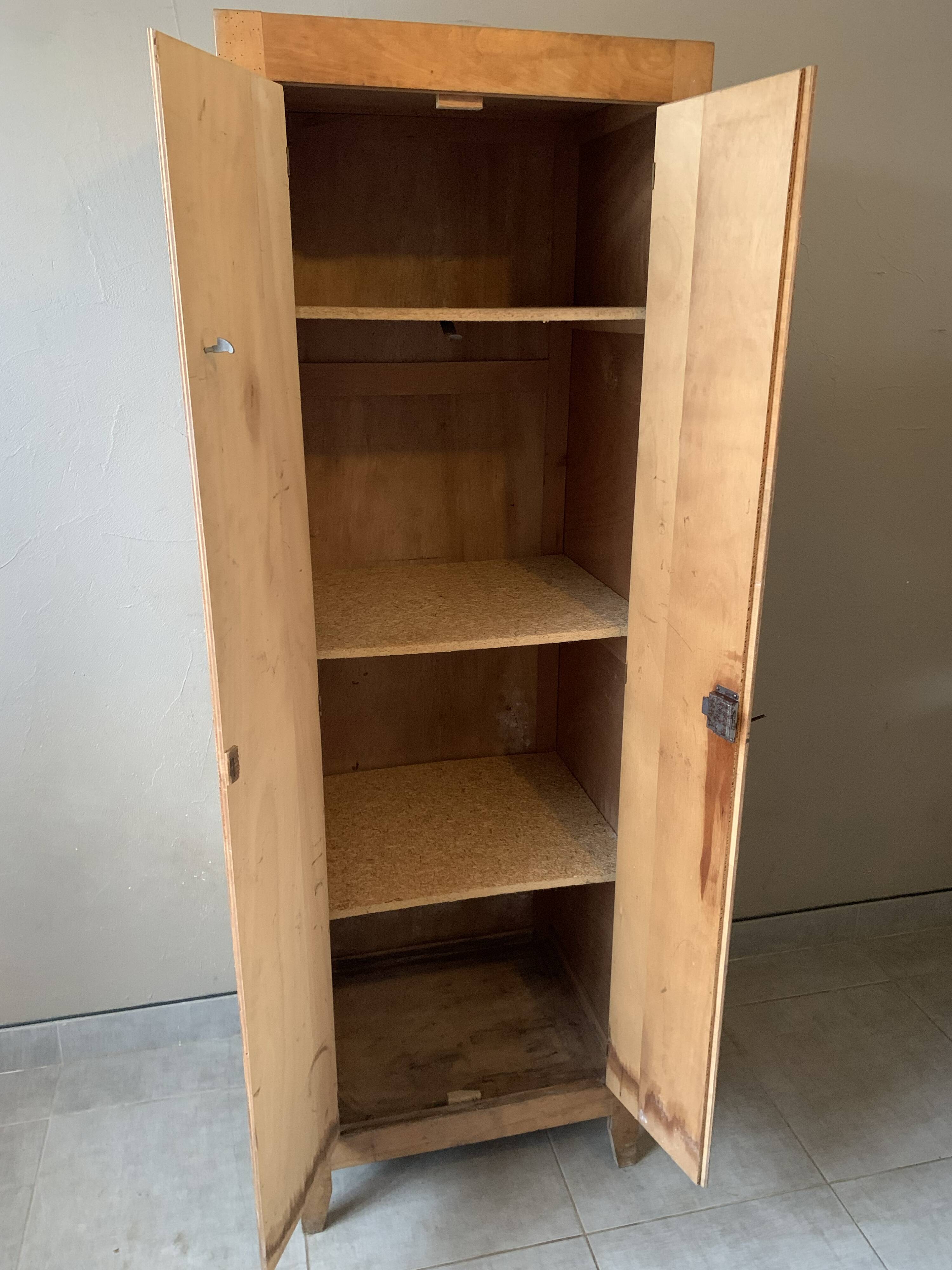 Bonnetière / armoire parisienne des années 50