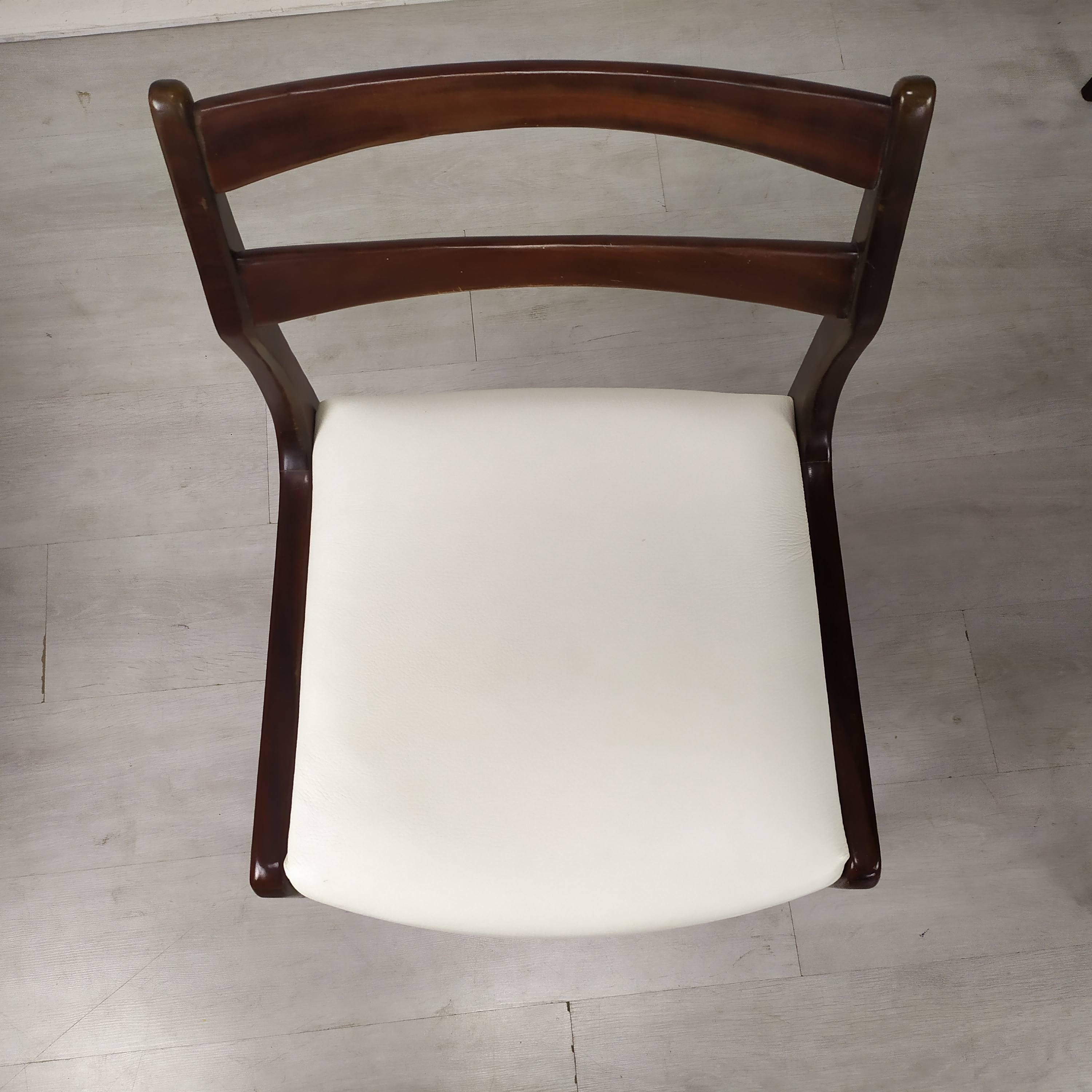 6 white leather Scandinavian chairs