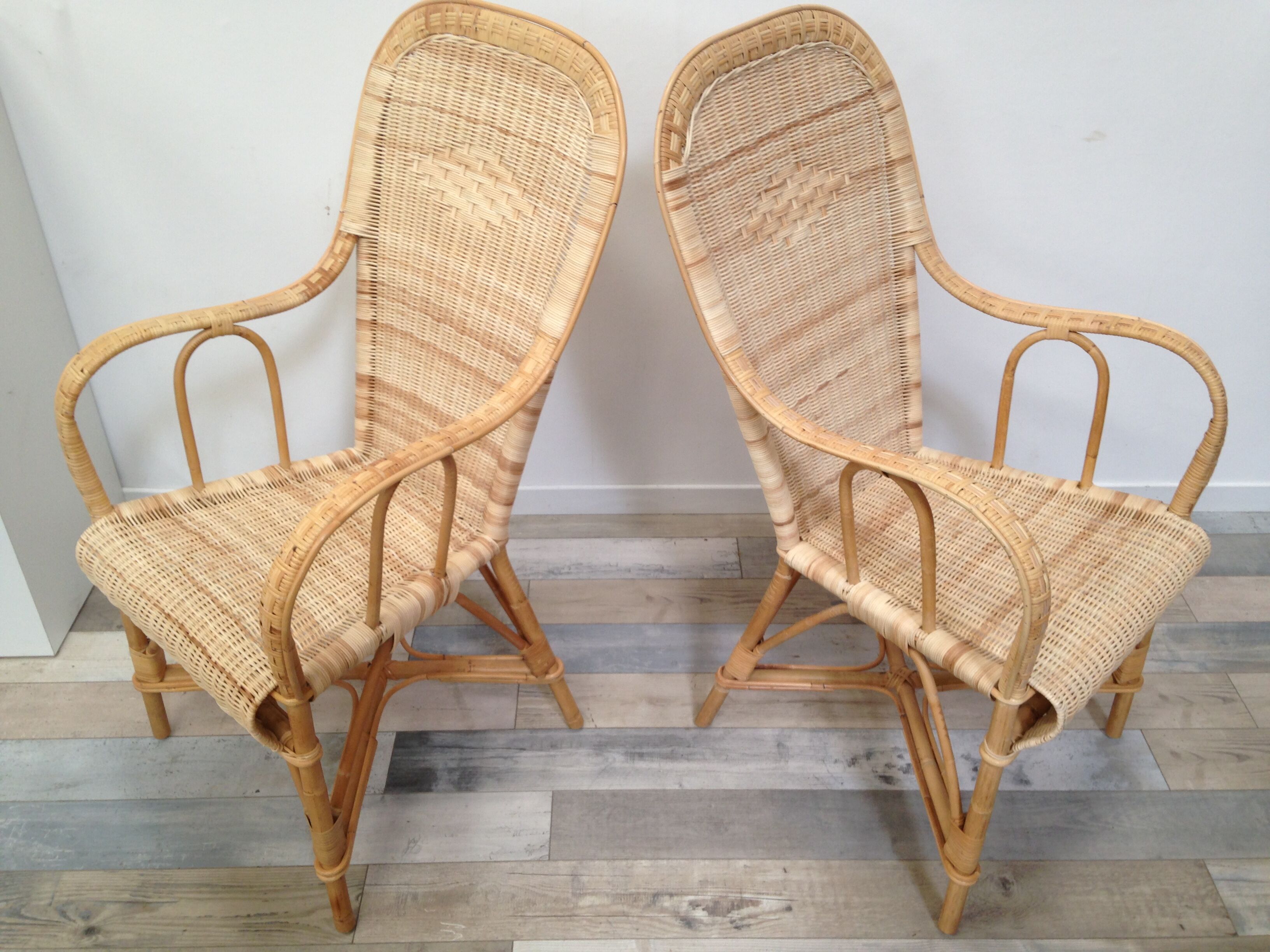 Paire de fauteuils en rotin