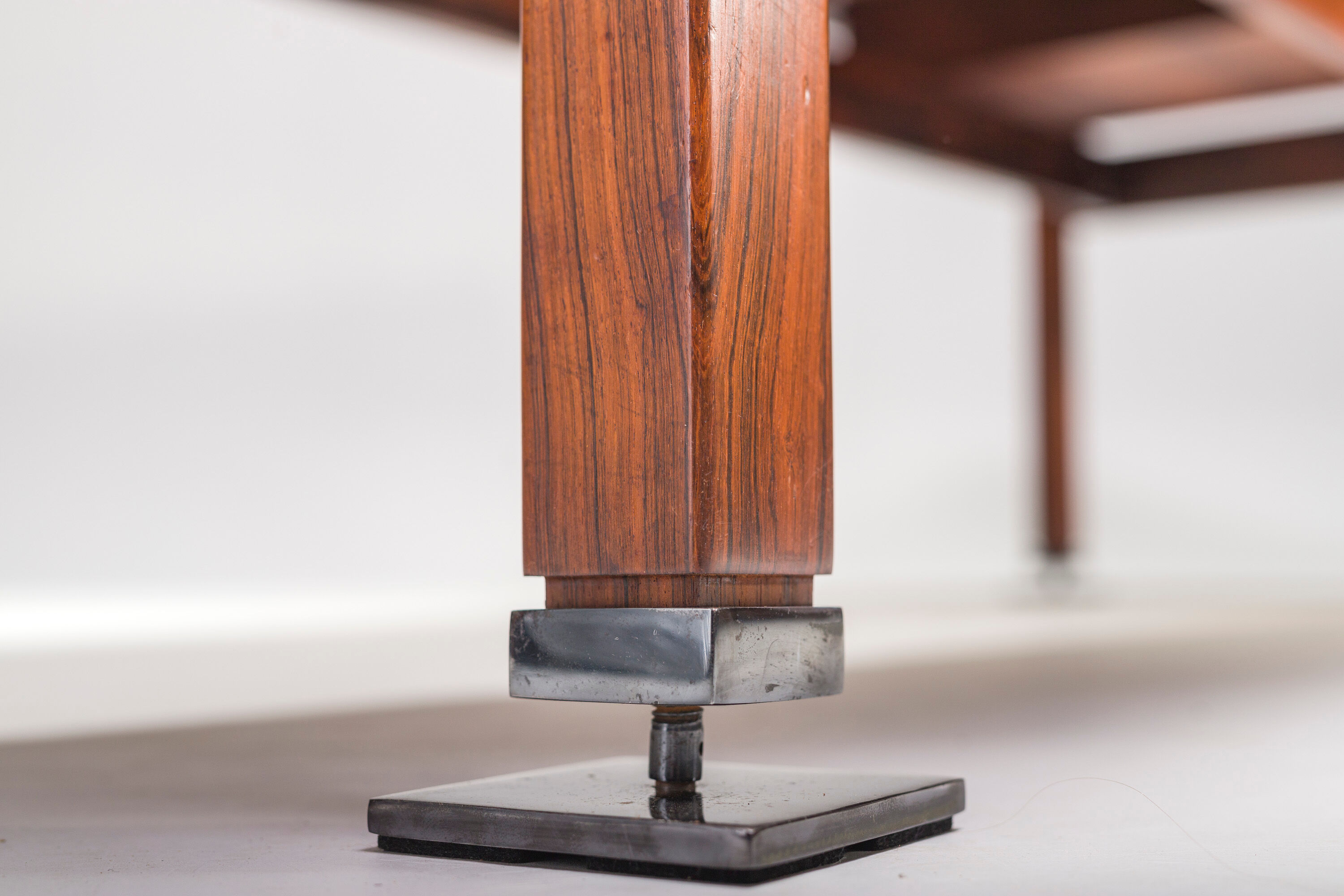 Mid-Century Modern Jacaranda Itamaraty Desk by Sergio Rodrigues for Oca, Brazil, 1960s