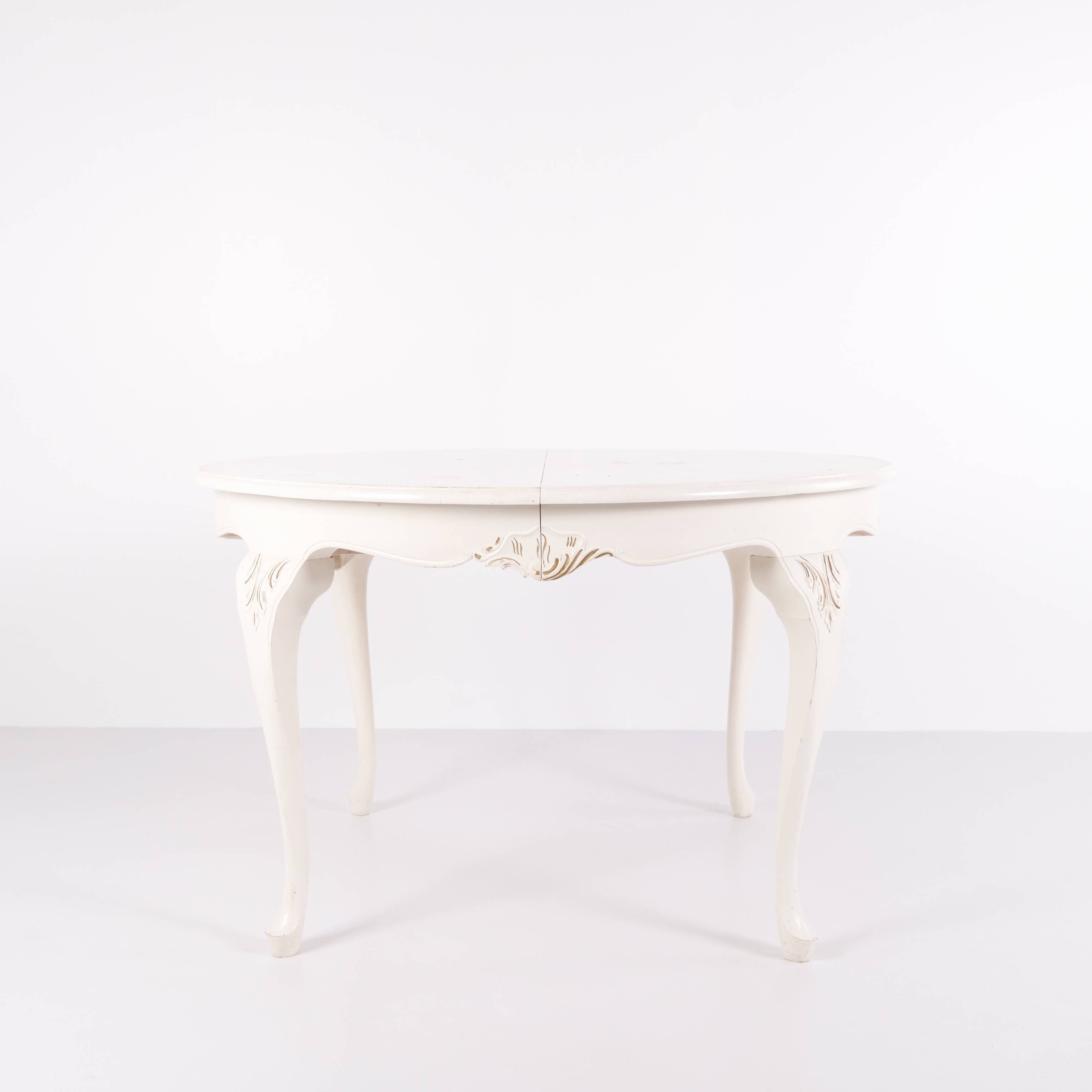 Antique round dining table with extension - Neo Rococo style - white painted with decorative details - 1920s