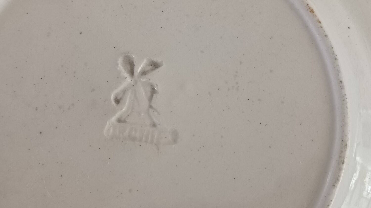 2 plates Saint Amand Orchies