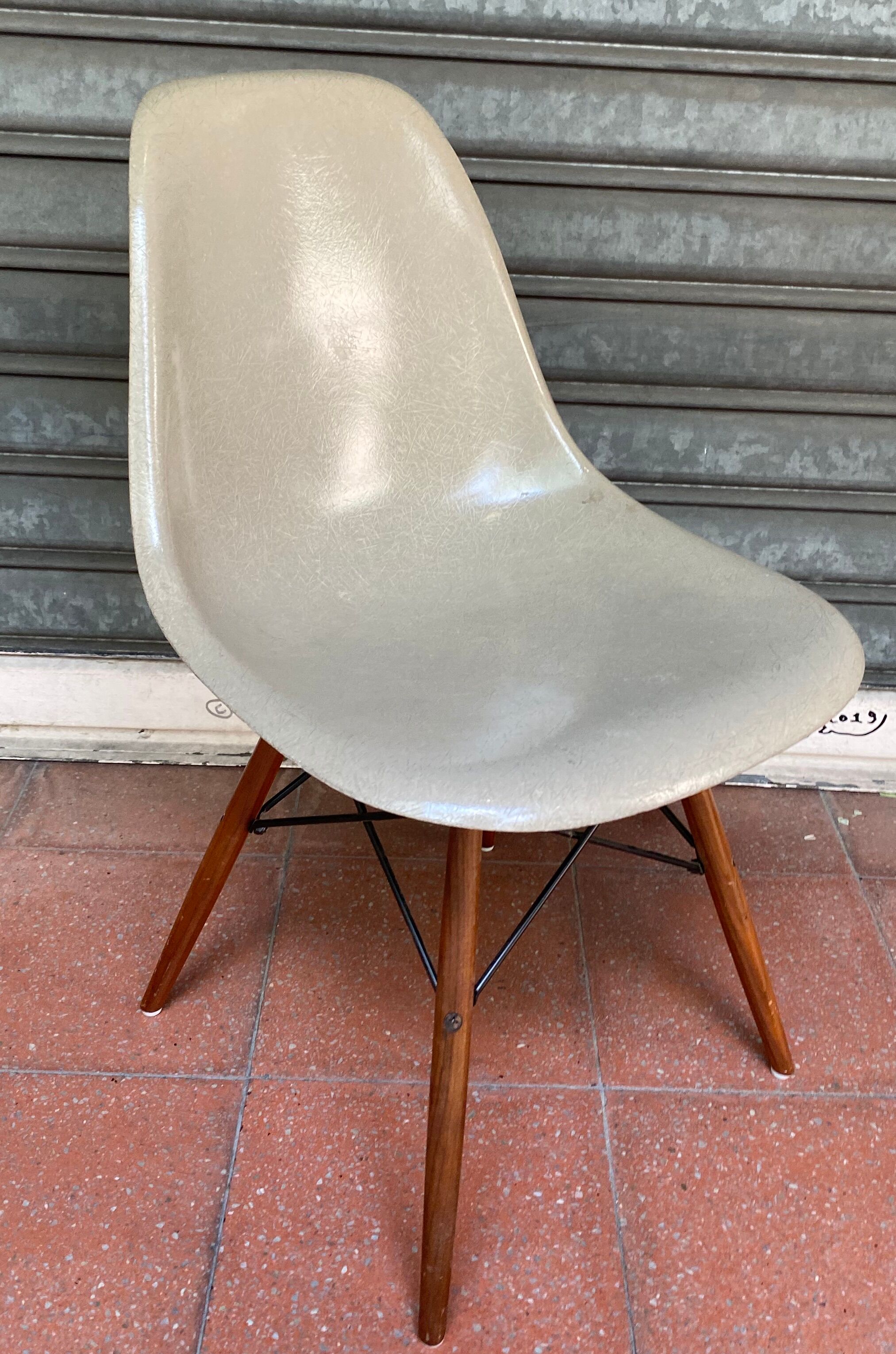 DSW Fiberglass Chair - Charles Eames - 50s