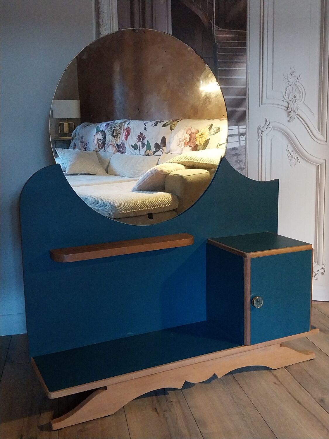 Art Deco hairdresser