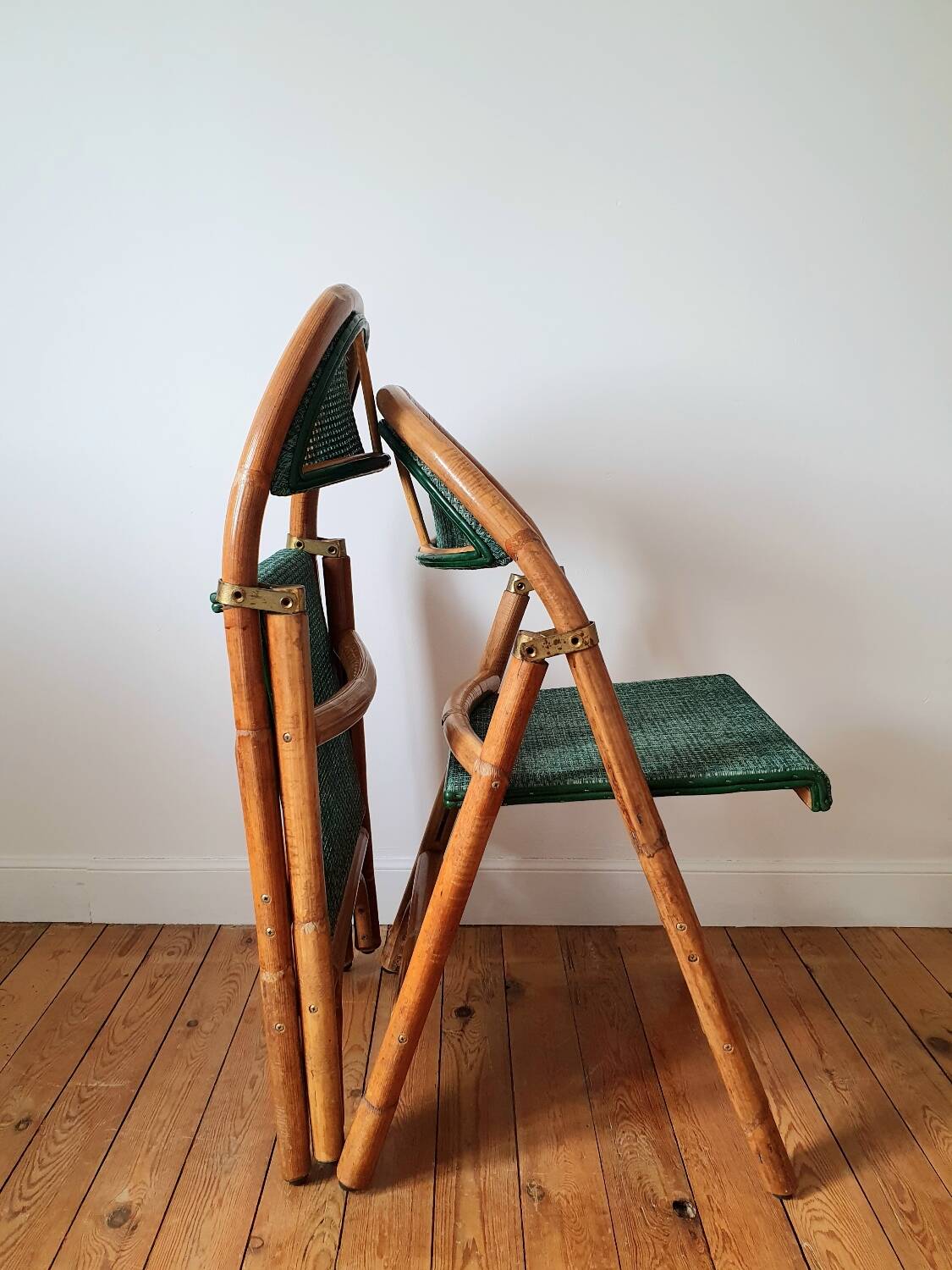 Paire de chaises de bistrot pliantes en rotin