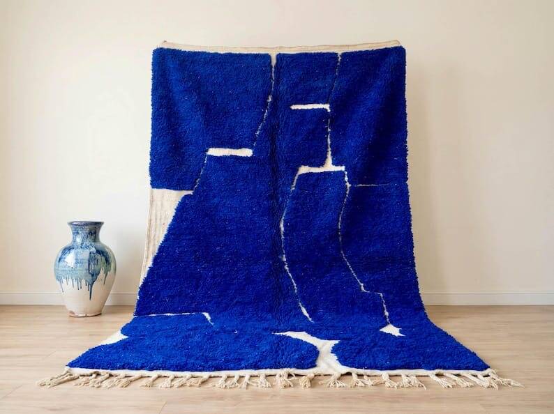 Handmade pure wool rug with blue patterns, 150/250 cm.