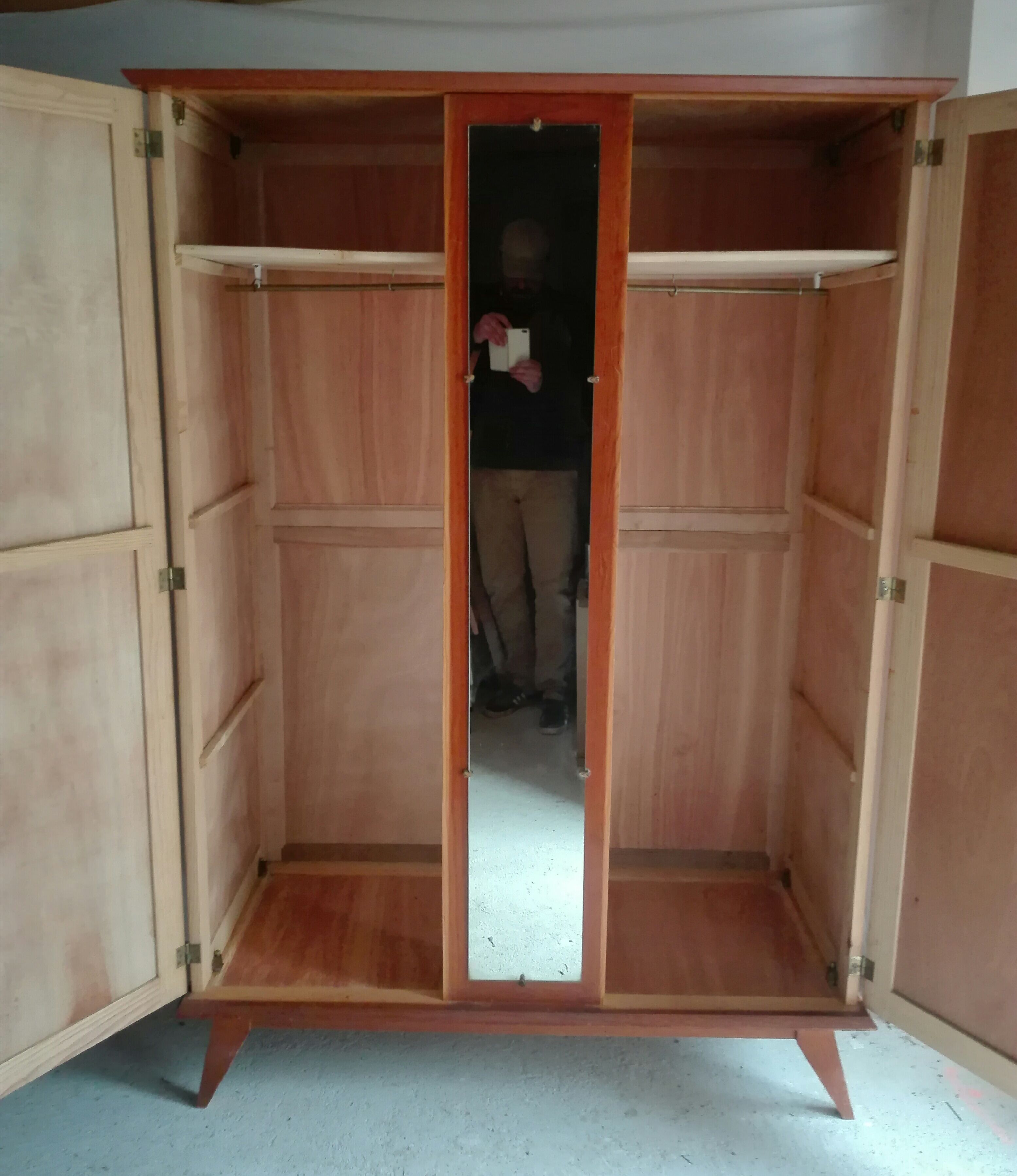 Cabinet feet compass