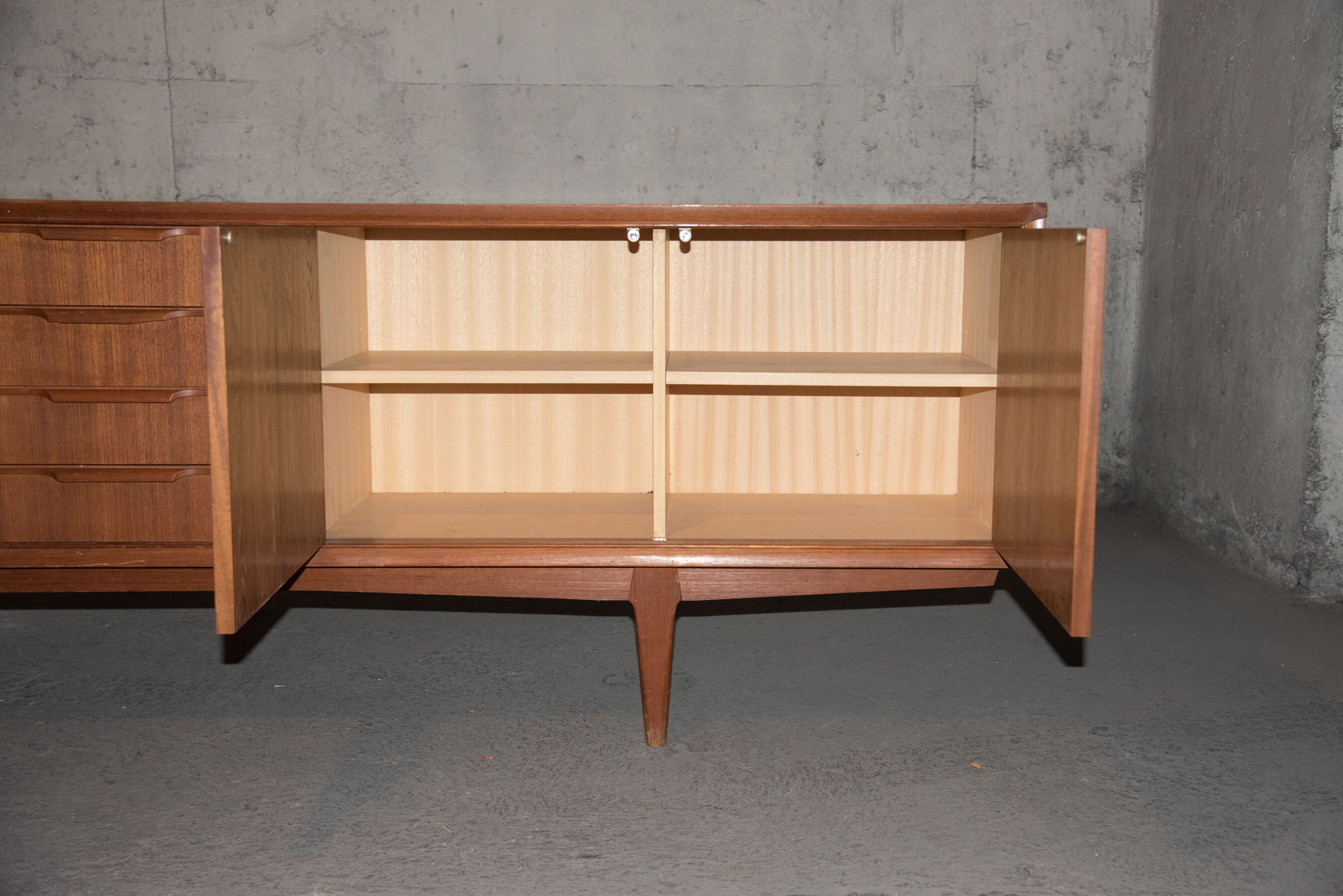 Danish Design sideboard in Teck Fristho Vintage 1960