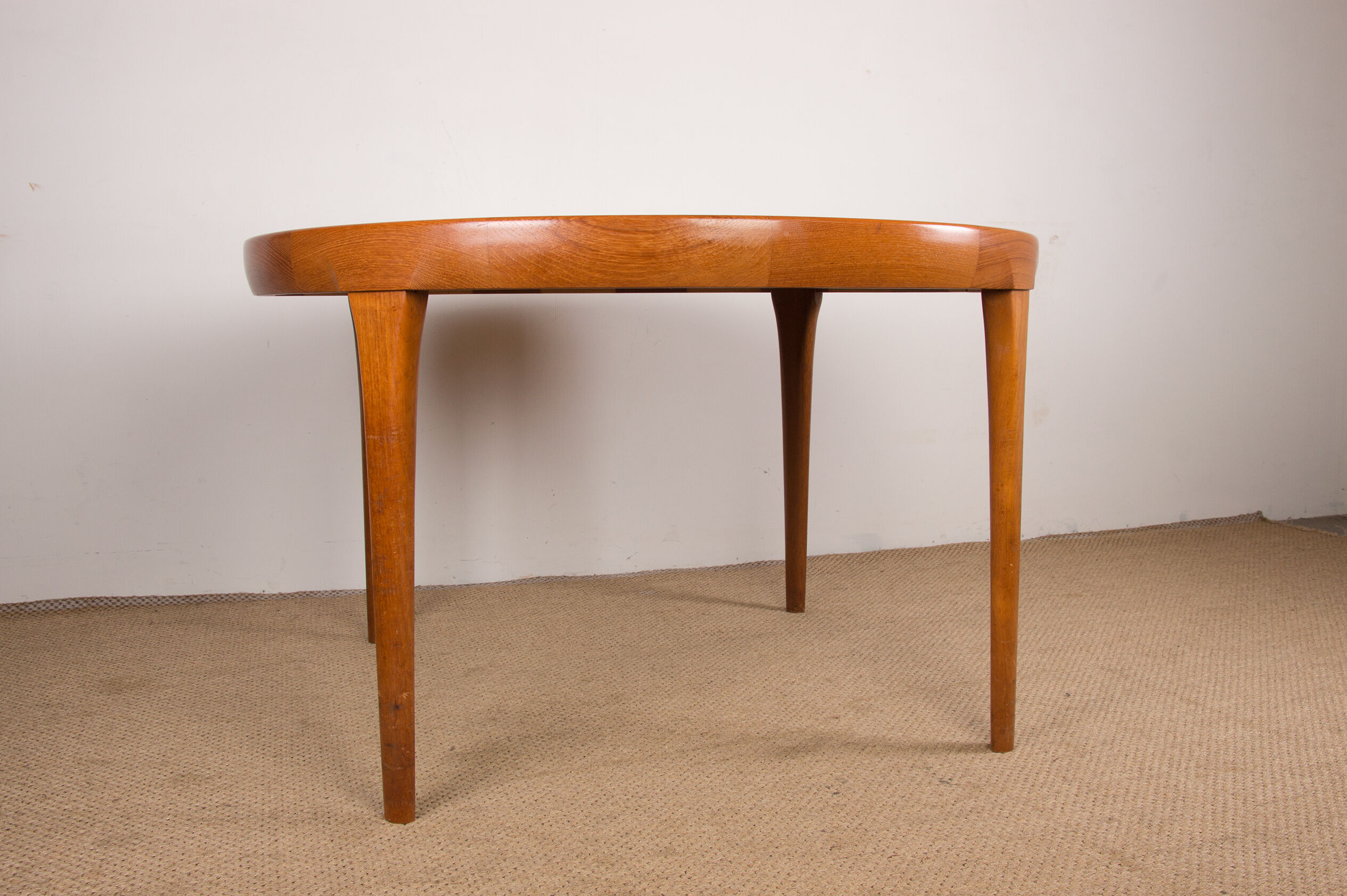 Danish Teak extendable dining table by Ib Kofod-Larsen for Faarup Mobelfabrik 1960