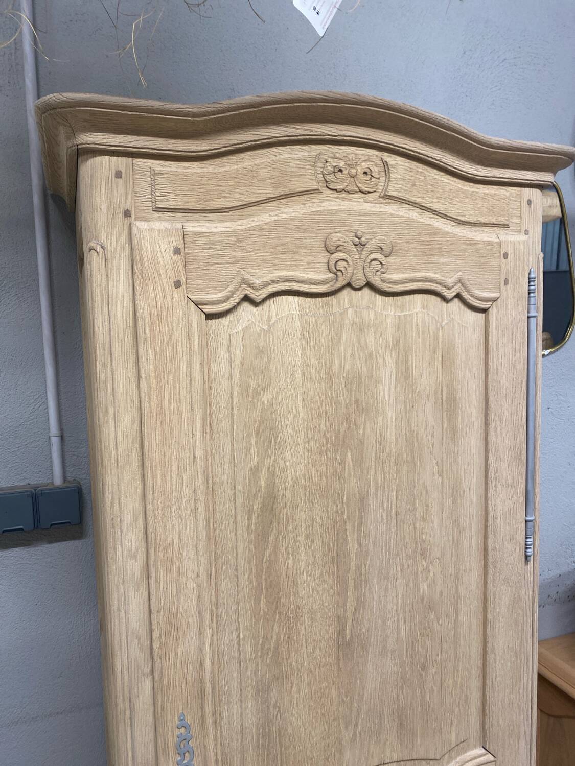 Louis XV bonnetiere in raw wood