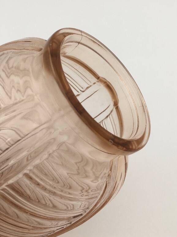 Vase style Art Déco verre moule rose
