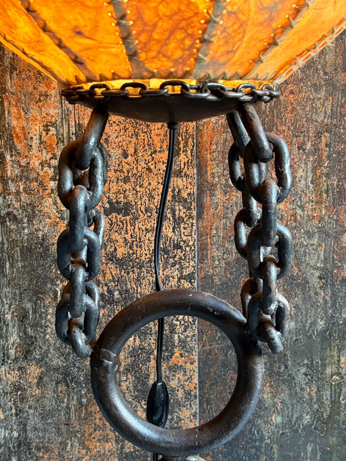 Lampadaire brutaliste