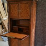 Guillotine secretary