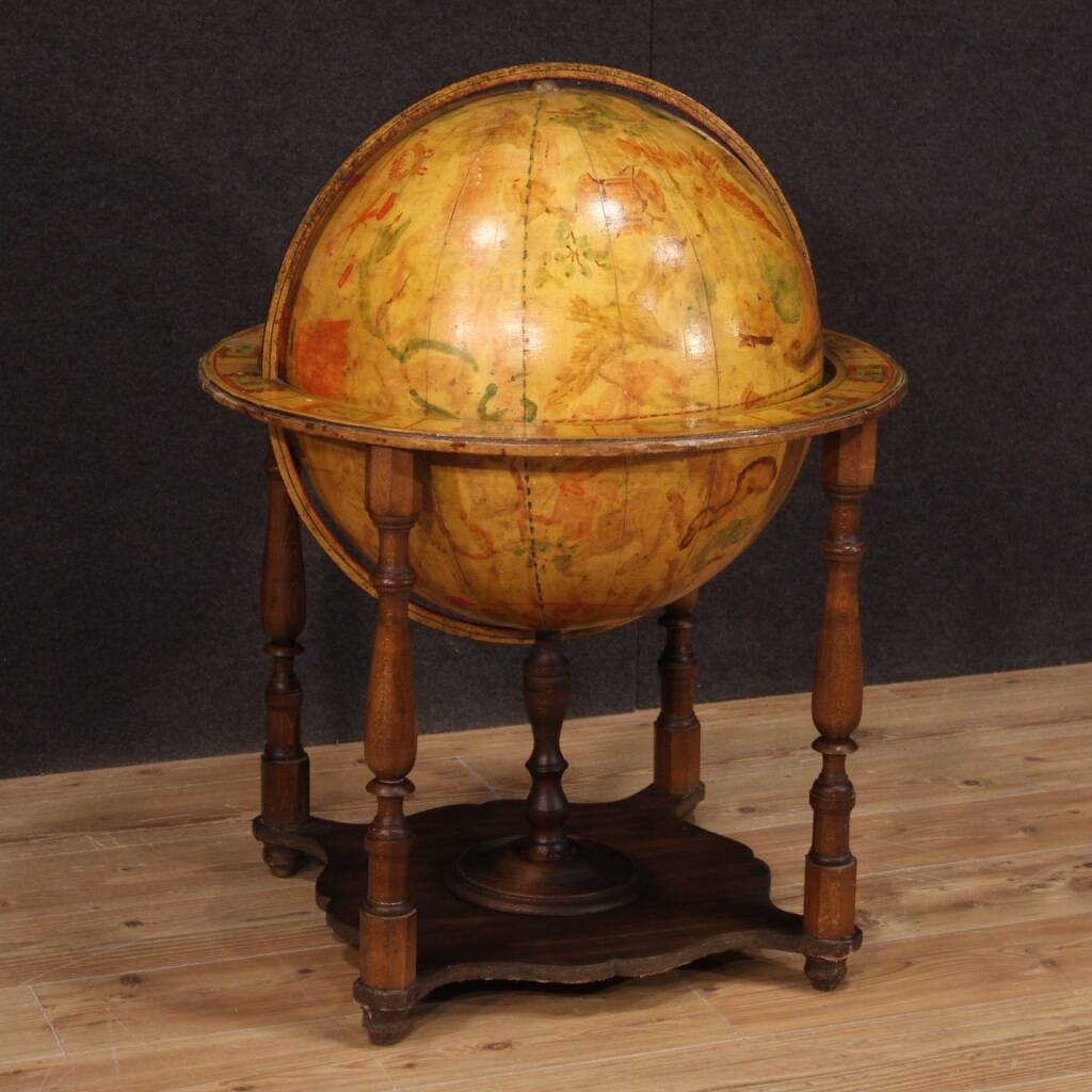 Great globe in wood from 70s