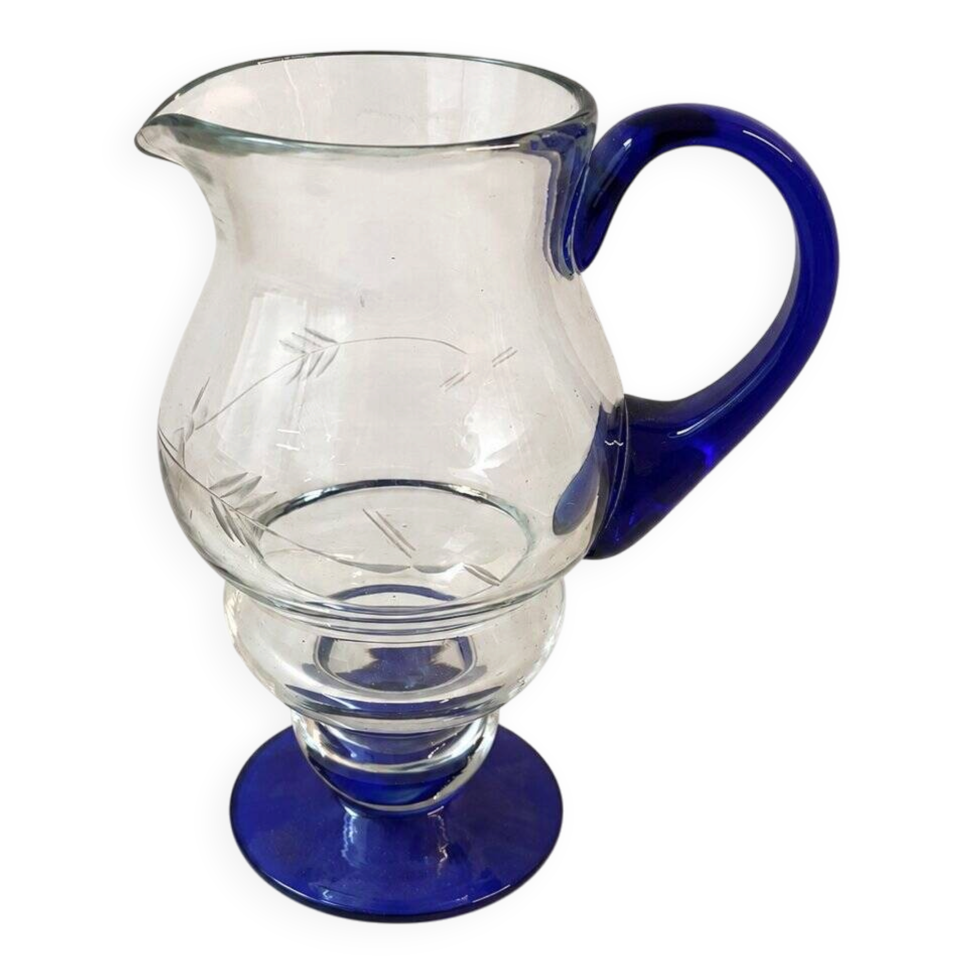 Carafe en verre bleu