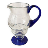 Carafe en verre bleu