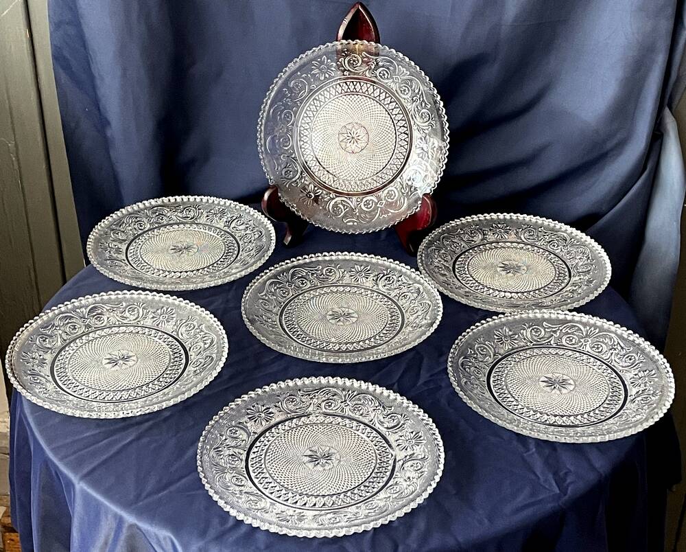 SET OF 7 DESSERT PLATES IN BACCARAT CRYSTAL ARABESQUE MODEL