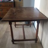 Rectangular table with base spacer