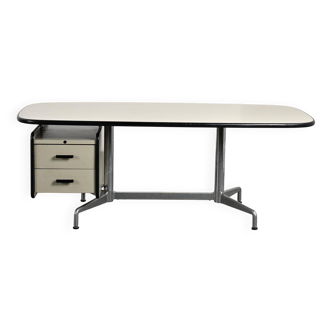 Desk by Giancarlo Piretti for Castelli, Italy, circa 1970.