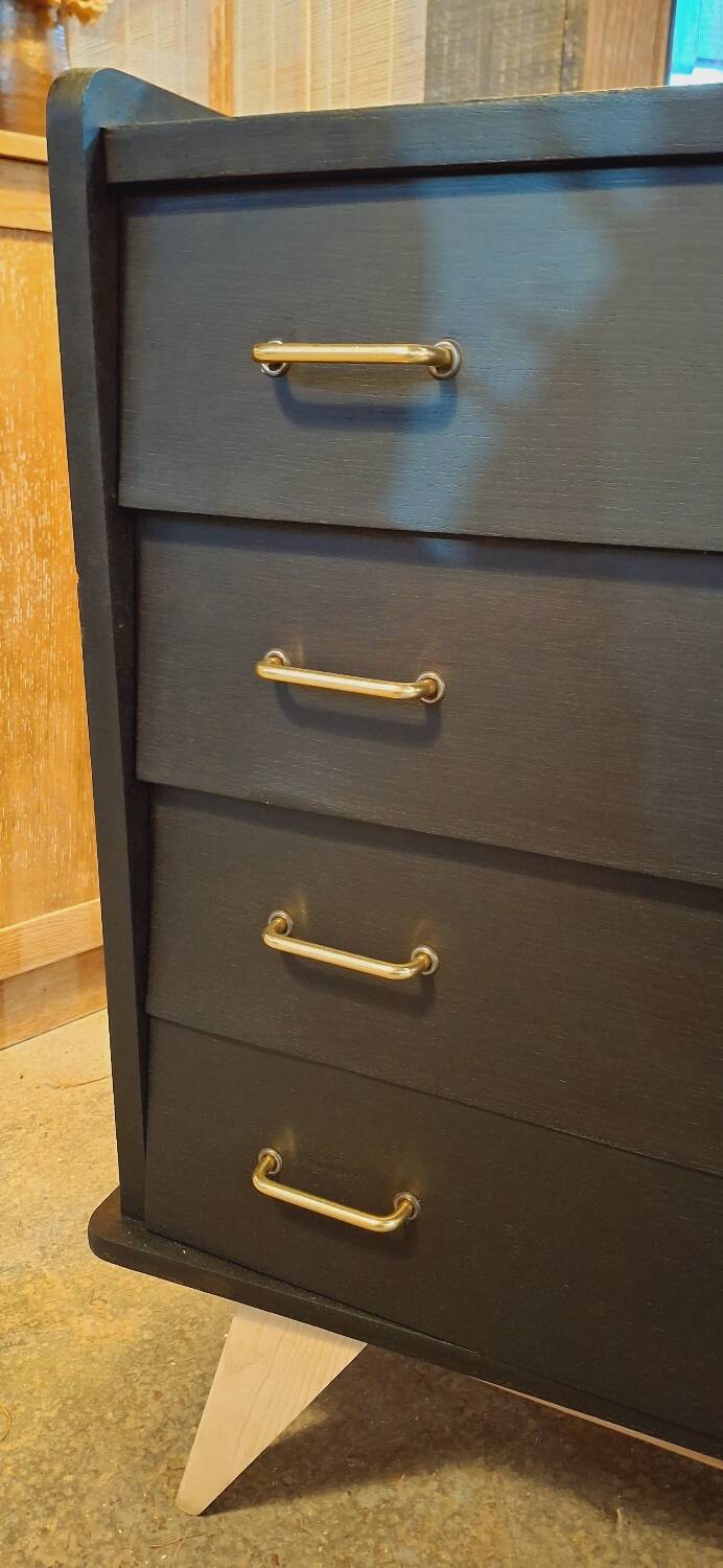 Vintage chest of drawers