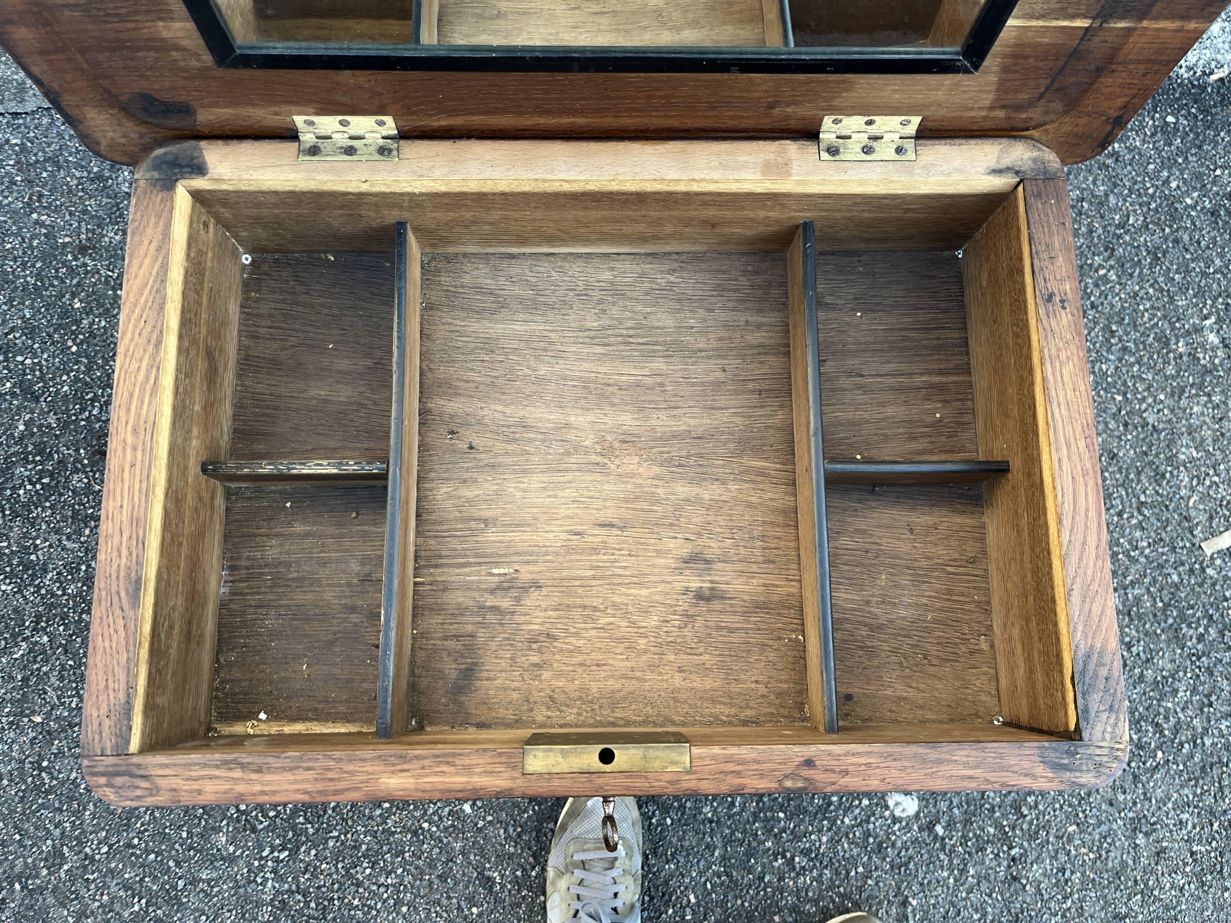 Inlaid work table with floral decoration – Louis XV style