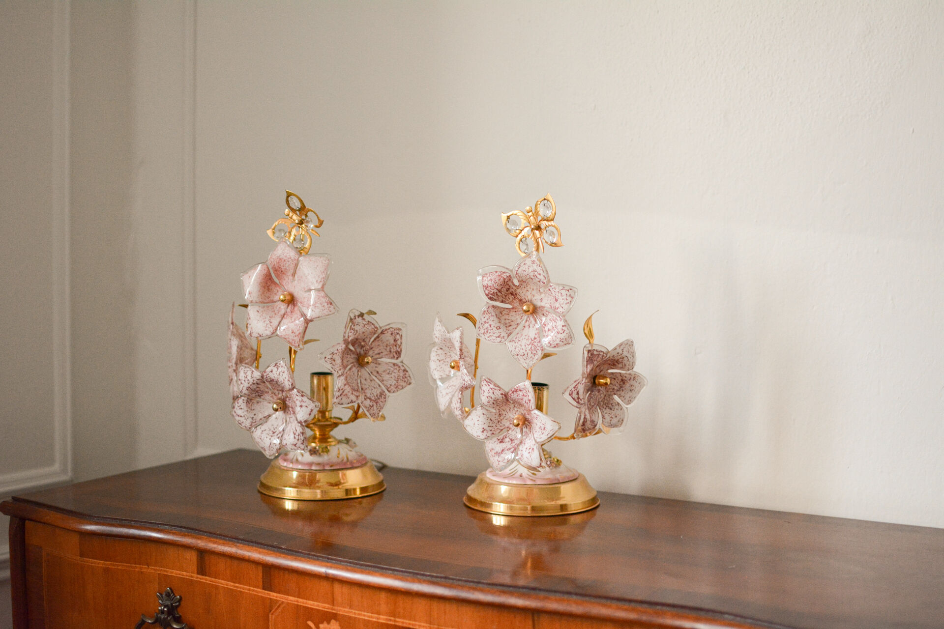 Vintage Murano table lamps, pink blown glass and gold details, pair.