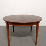 Scandinavian extendable rosewood dining table from the 60s/70s