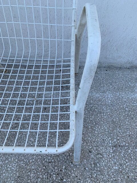 Lot of two metal chairs