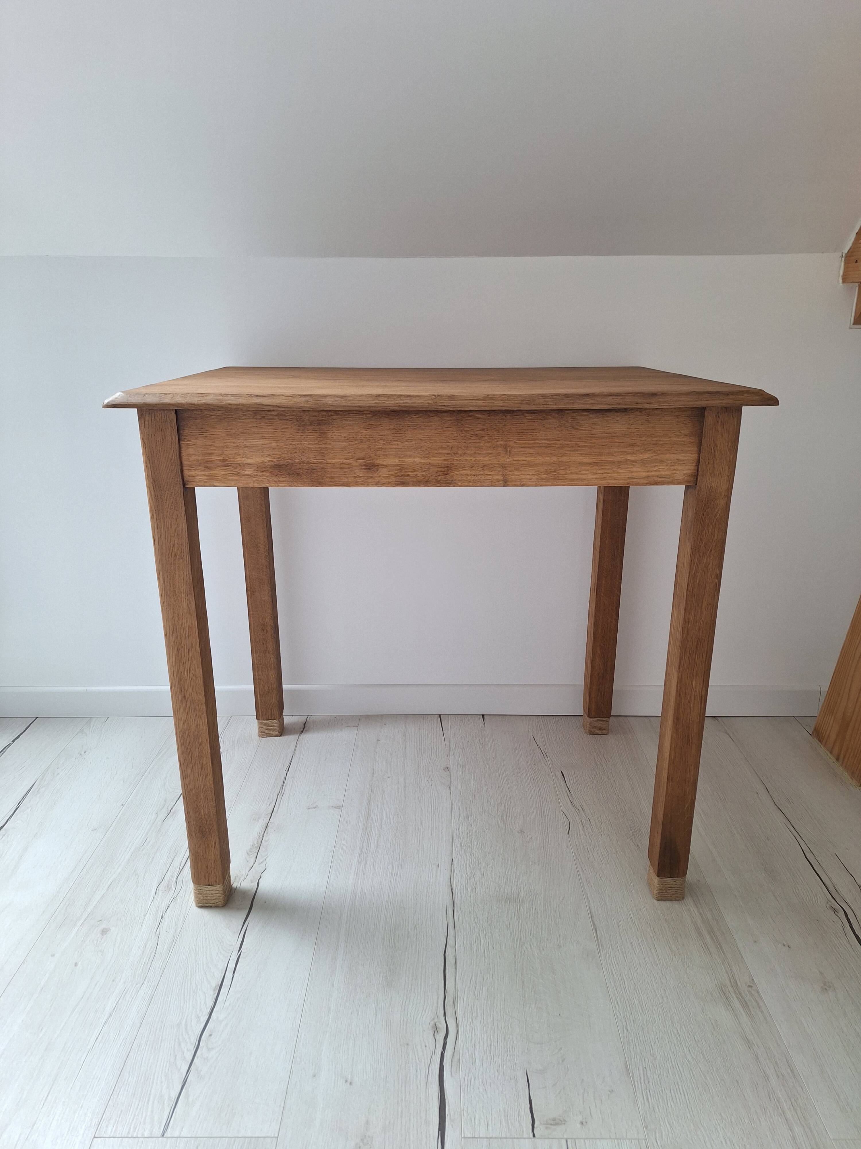 Country-style oak farmhouse desk/console/side table