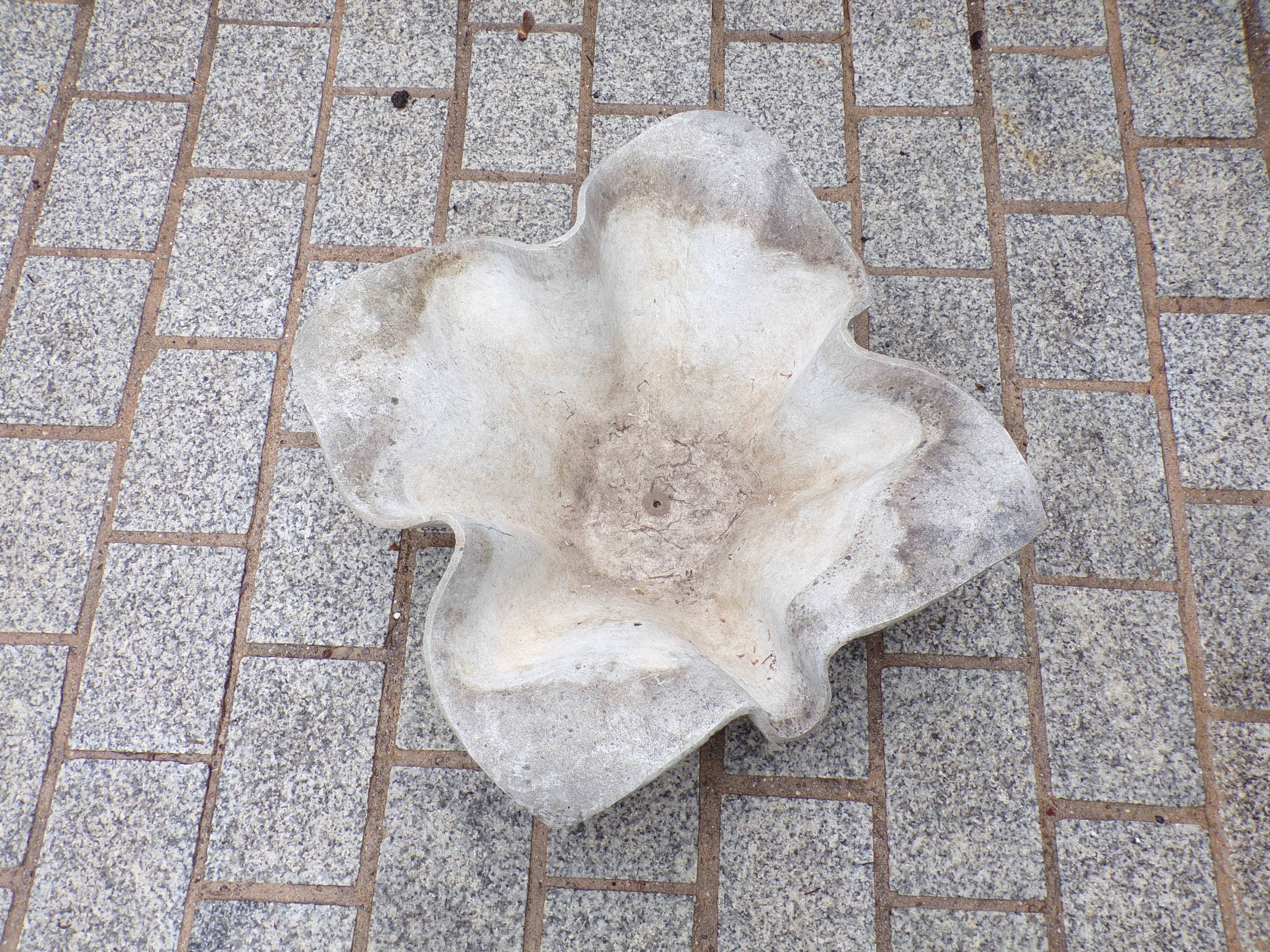 Willy Guhl handkerchief basin 60x60cm