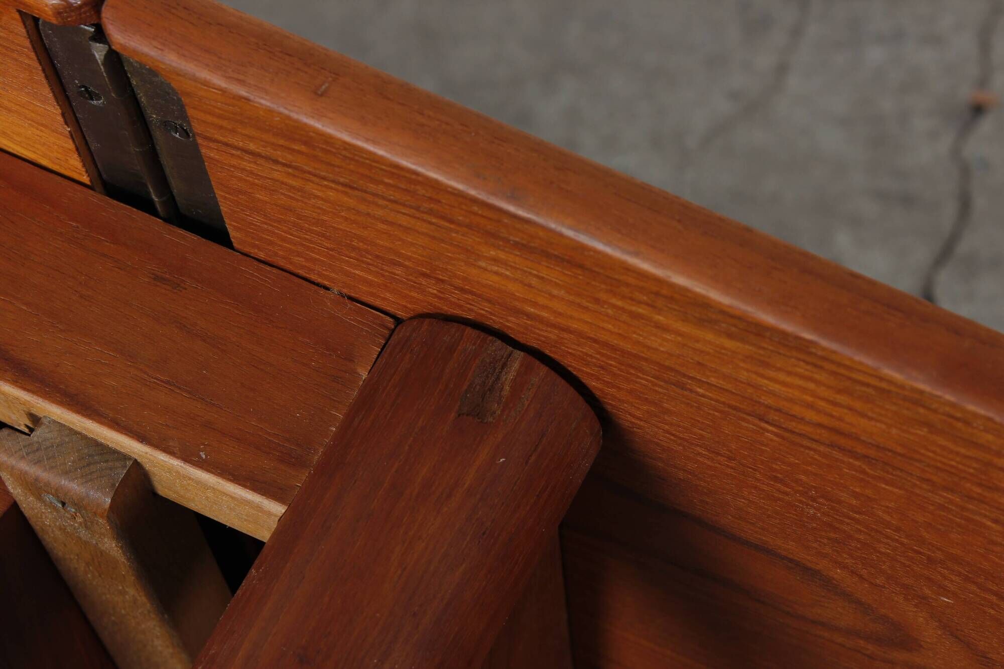 Coffeetable sewing table by Arne Wahl Iversen Danish design teak