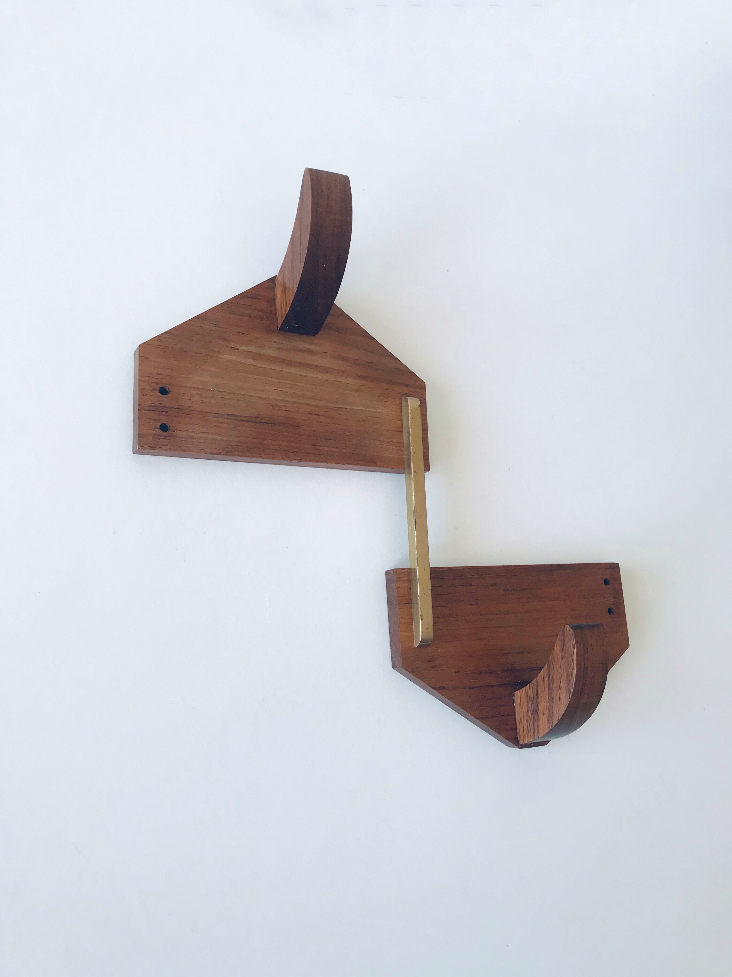 Patère in wood and brass