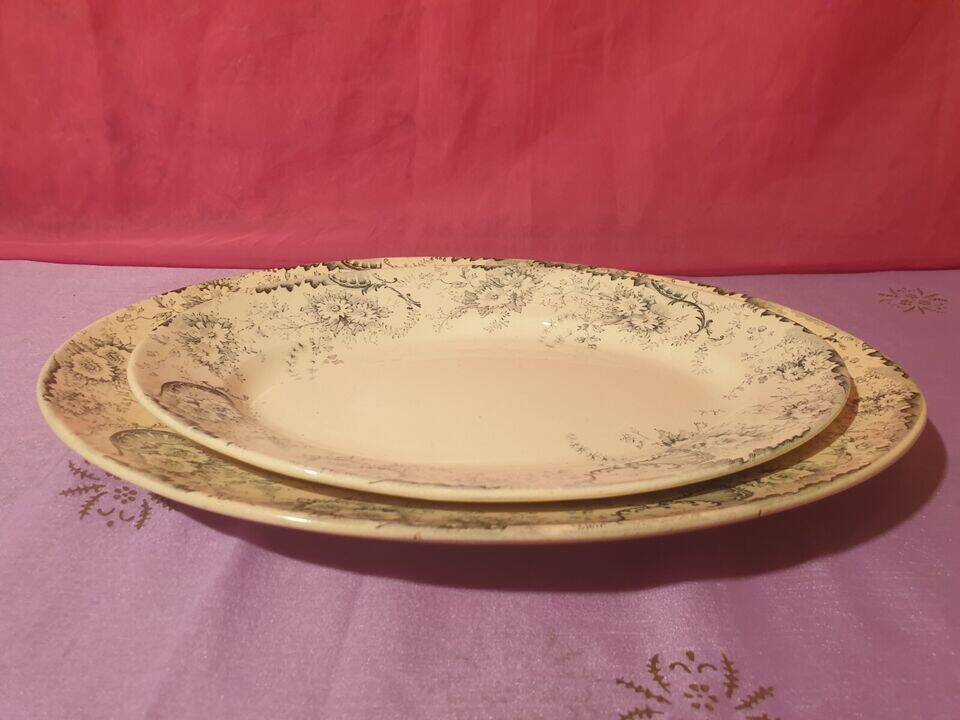 Two oval dishes Boulenger Choisy le Roi Derby Terre de fer