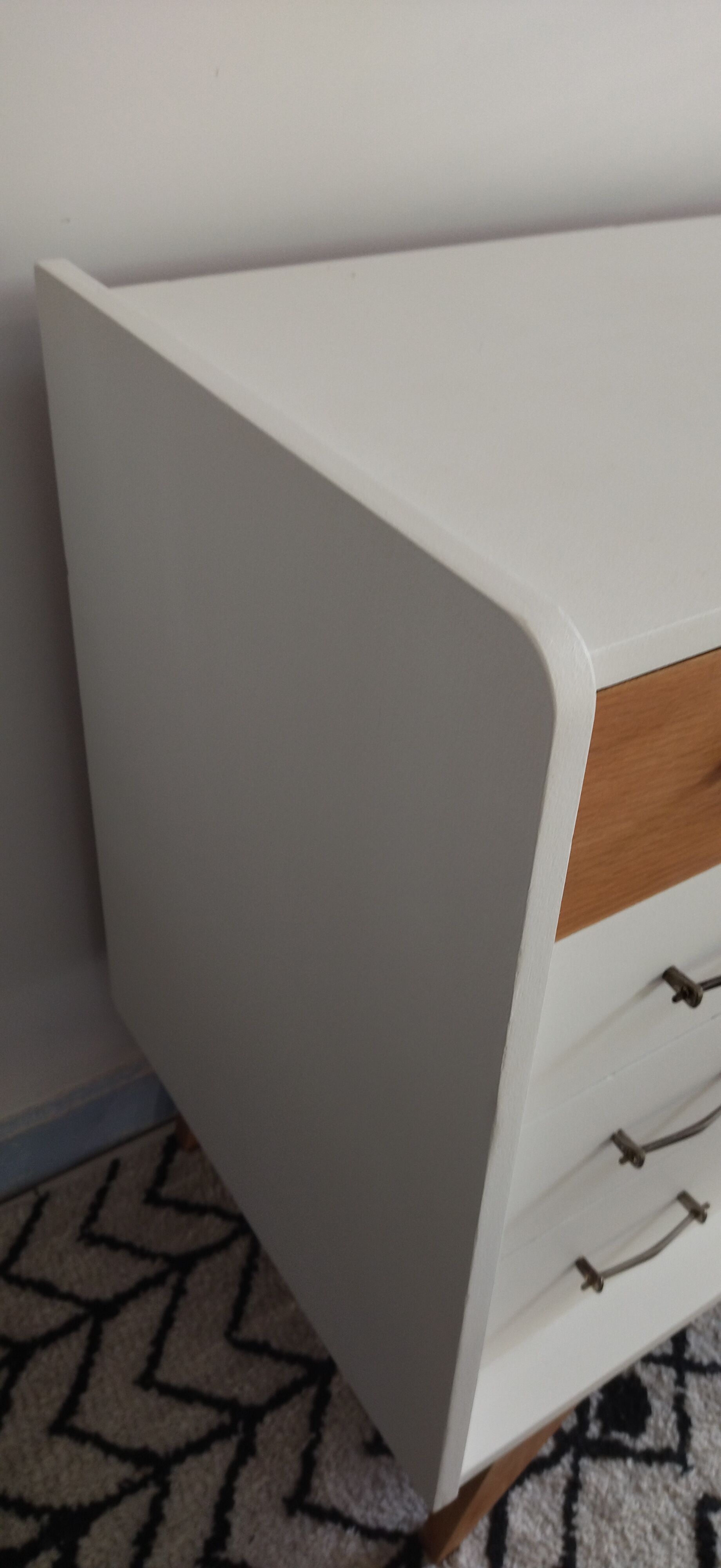 Chest of drawer compass feet