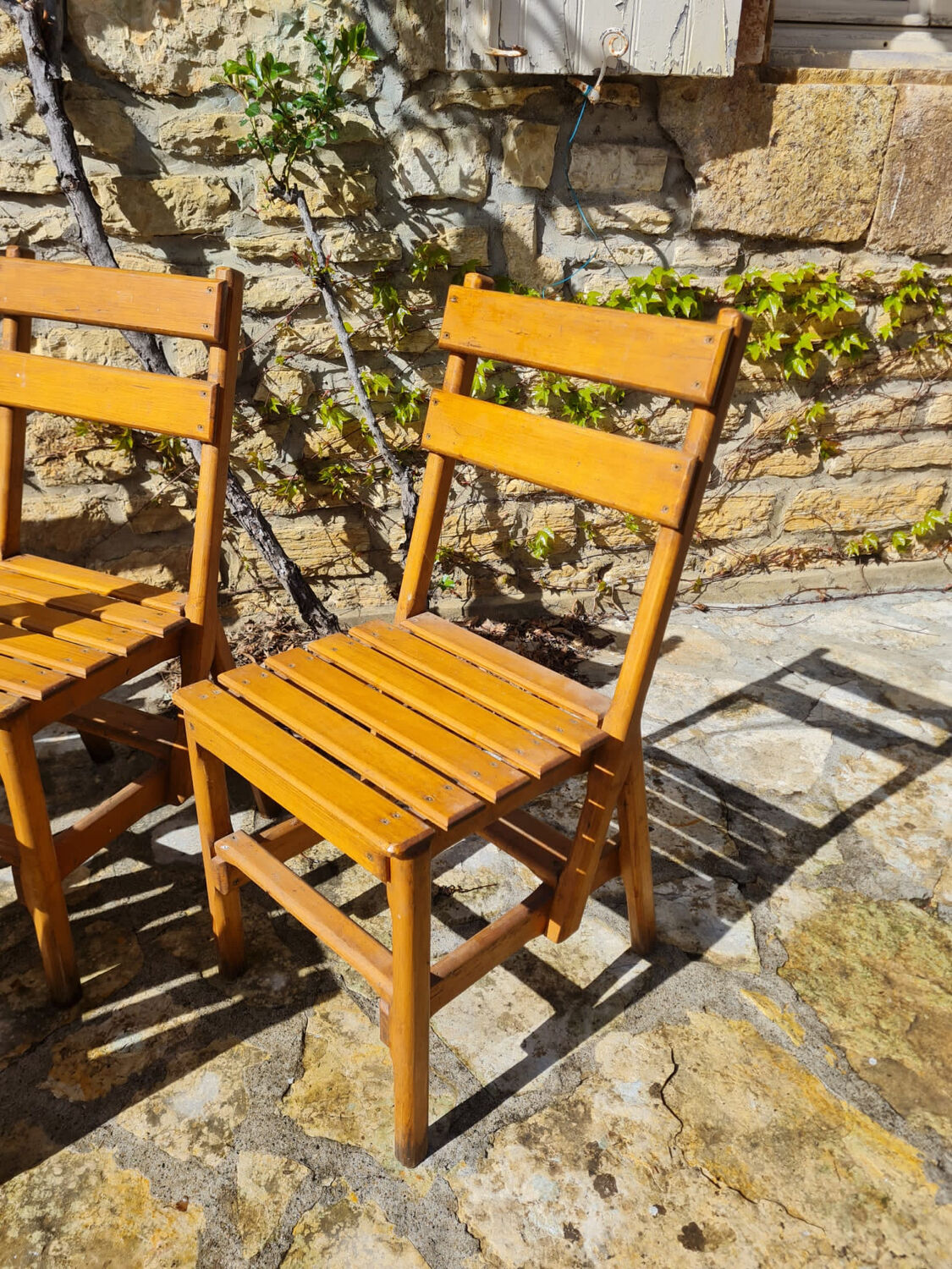Lot de 7 chaises en bois