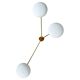 Applique en laiton, 3 bras et bols en verre opalin.