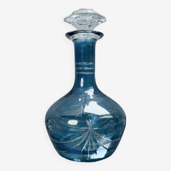 Carafe bleue en cristal avec étoiles ciselées