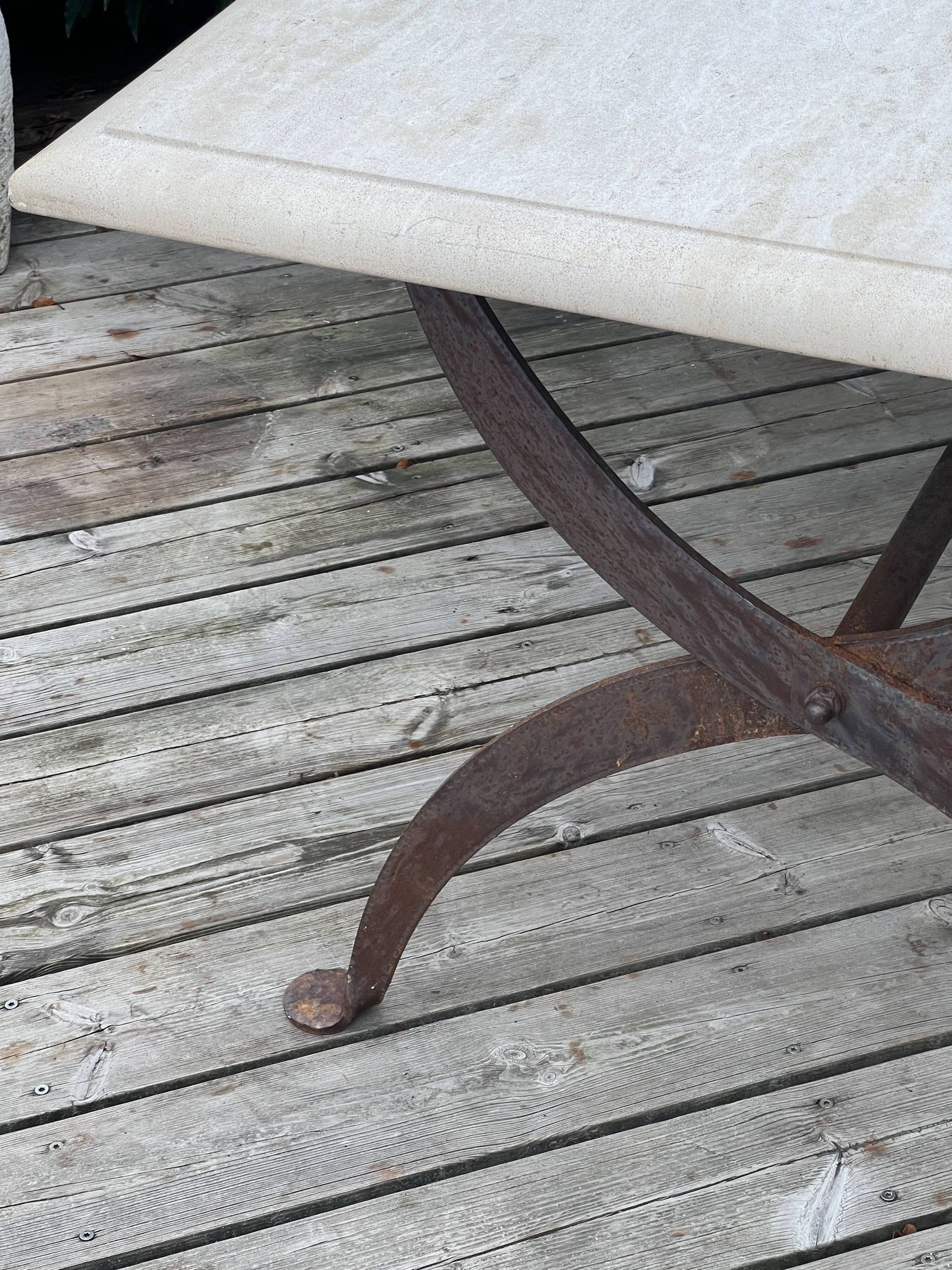 Dining table for indoors or outdoors