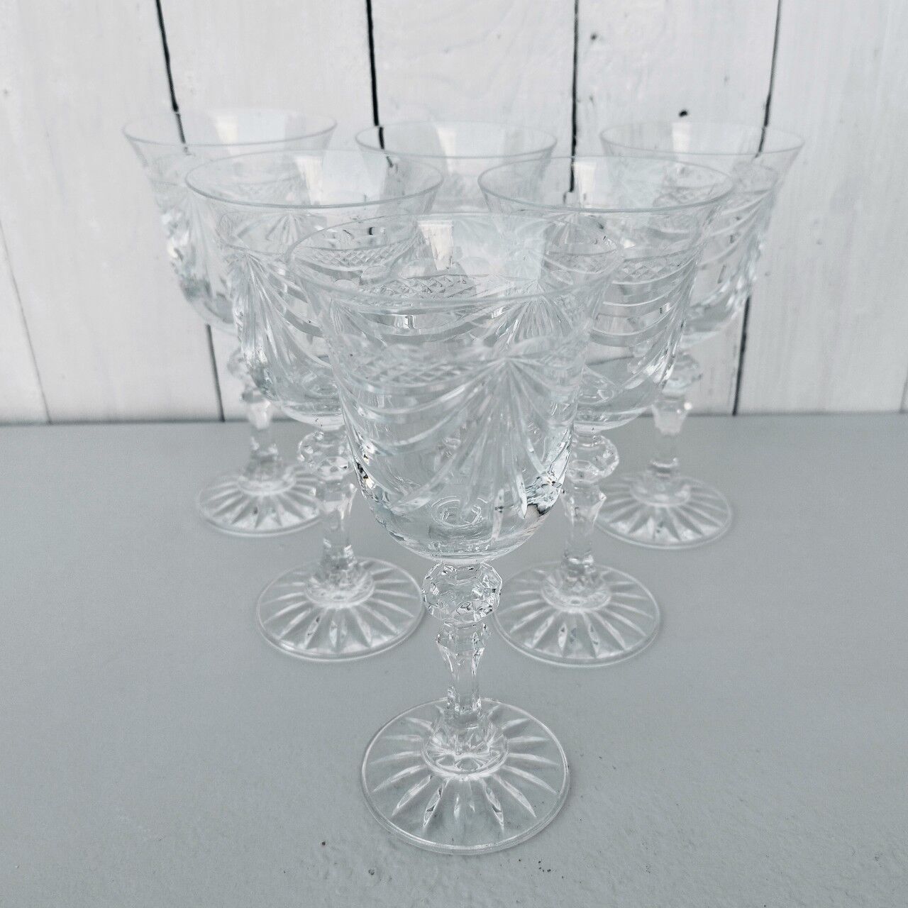 Verres à vin en cristal frise rubans vintage