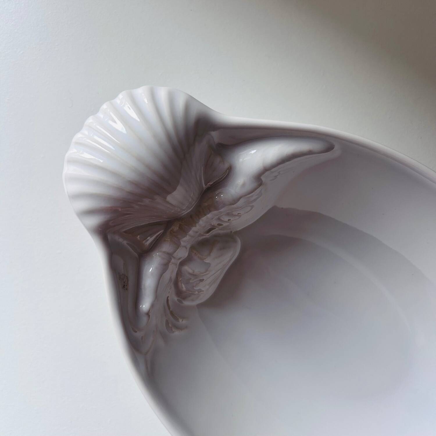 Shell and crustacean catch-all tray