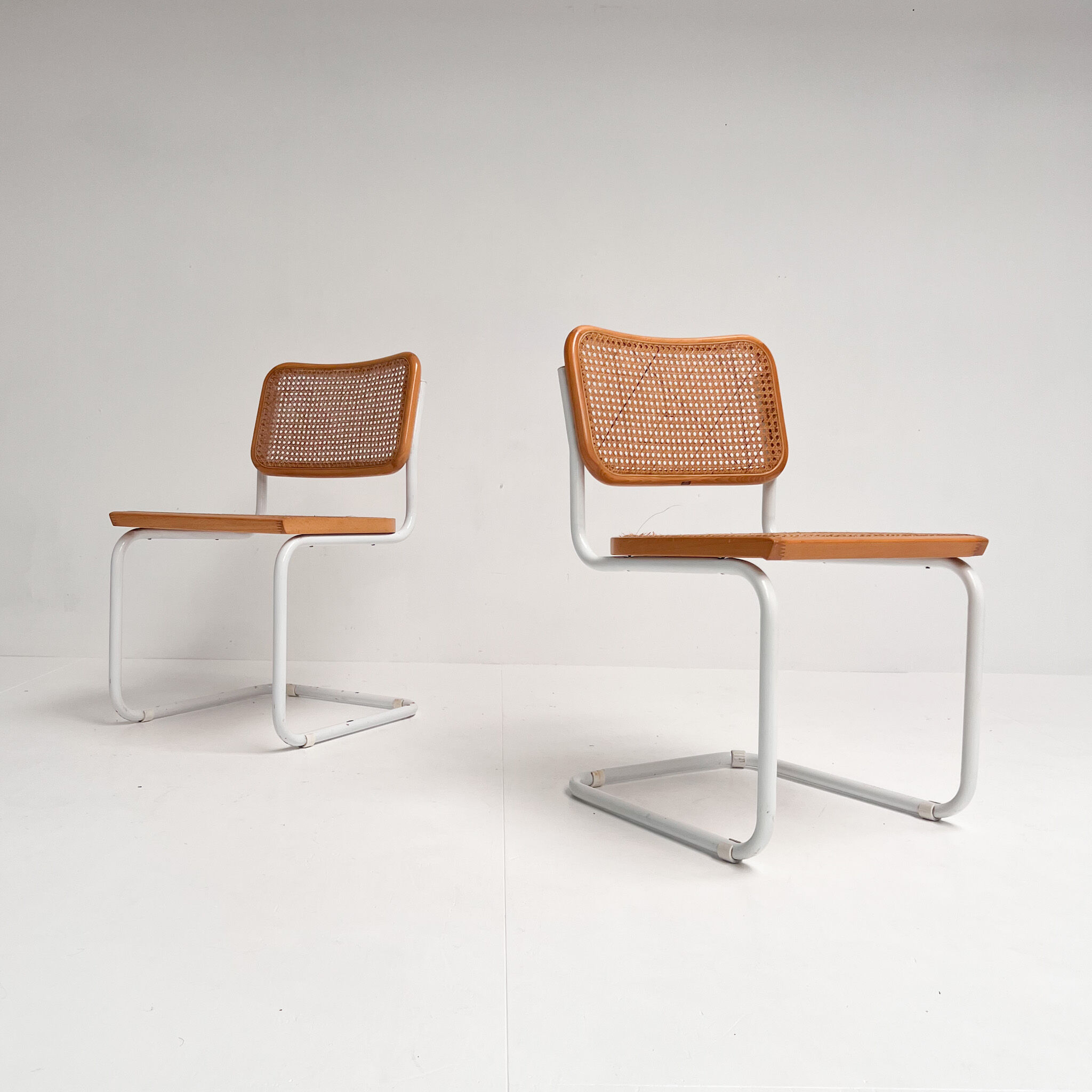 Ensemble de 2 chaises en cannage, Italie années 1970