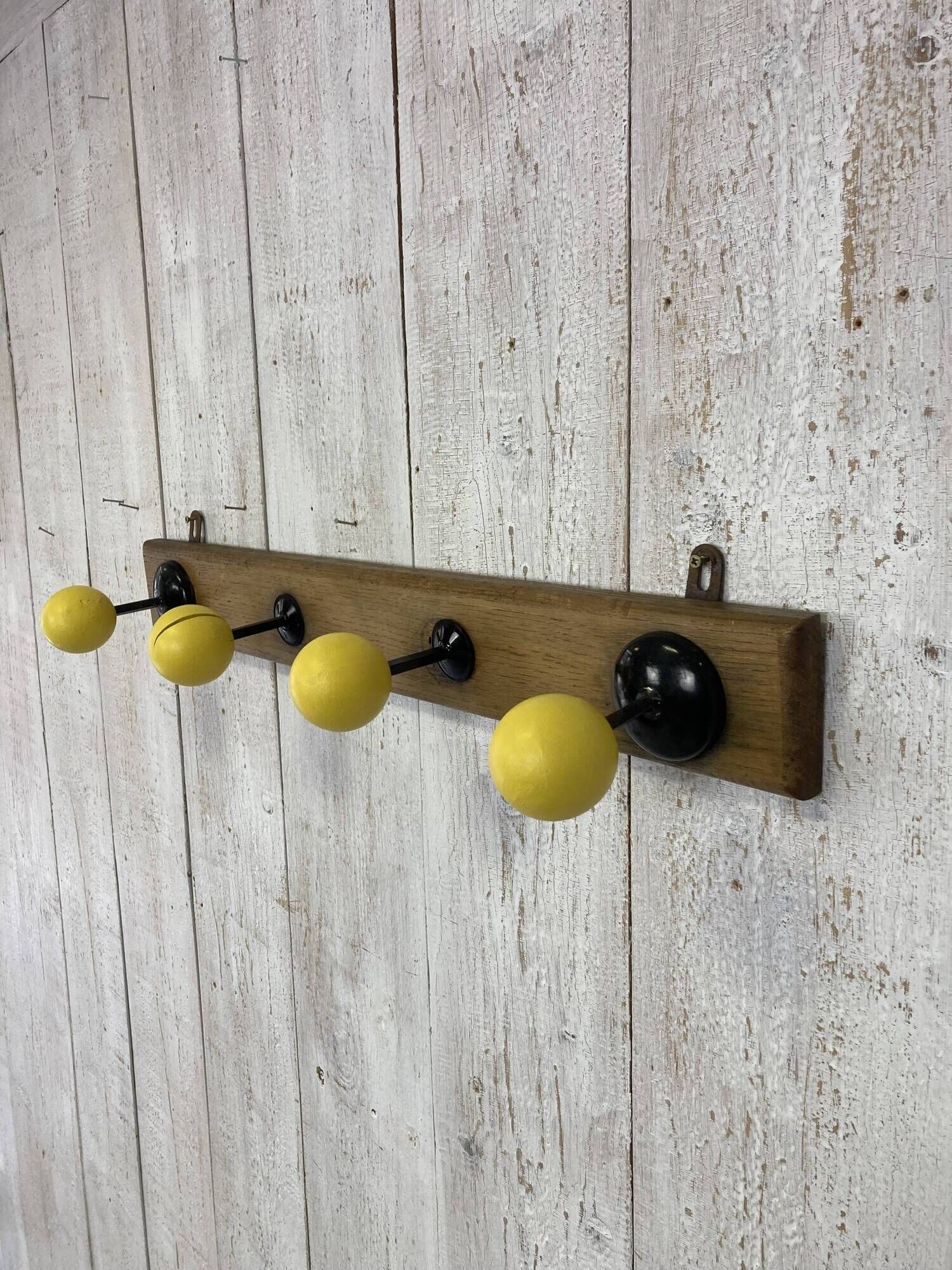 Bistro coat hook