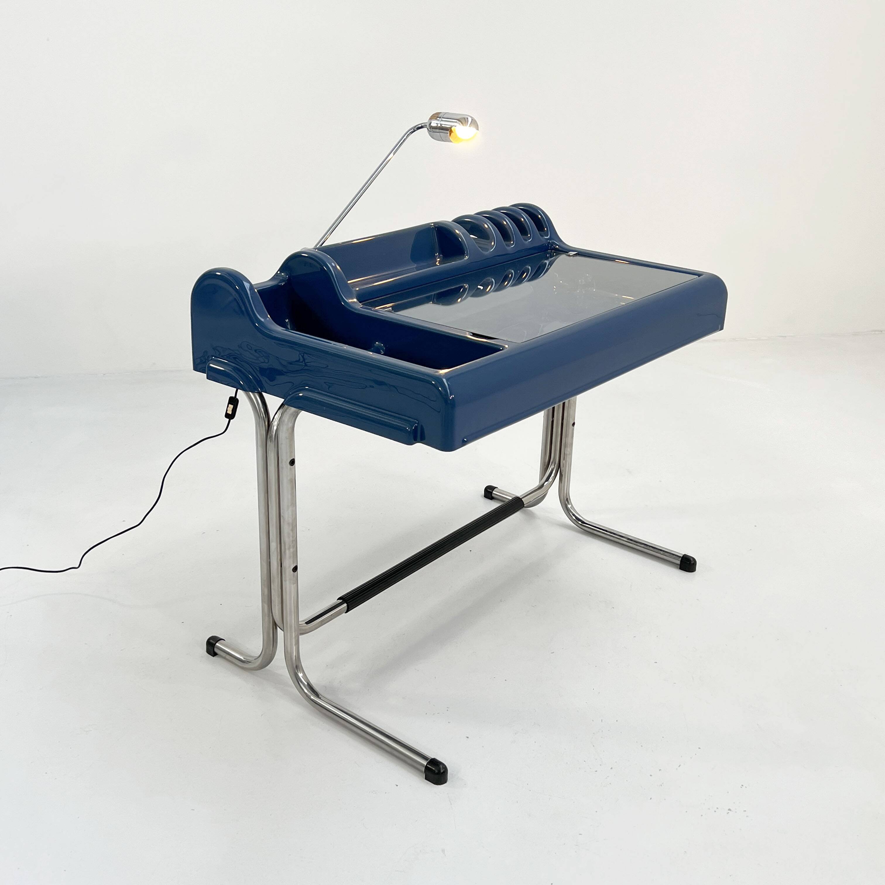 Orix blue desk by vittorio parigi & nani prina for molteni, 1970