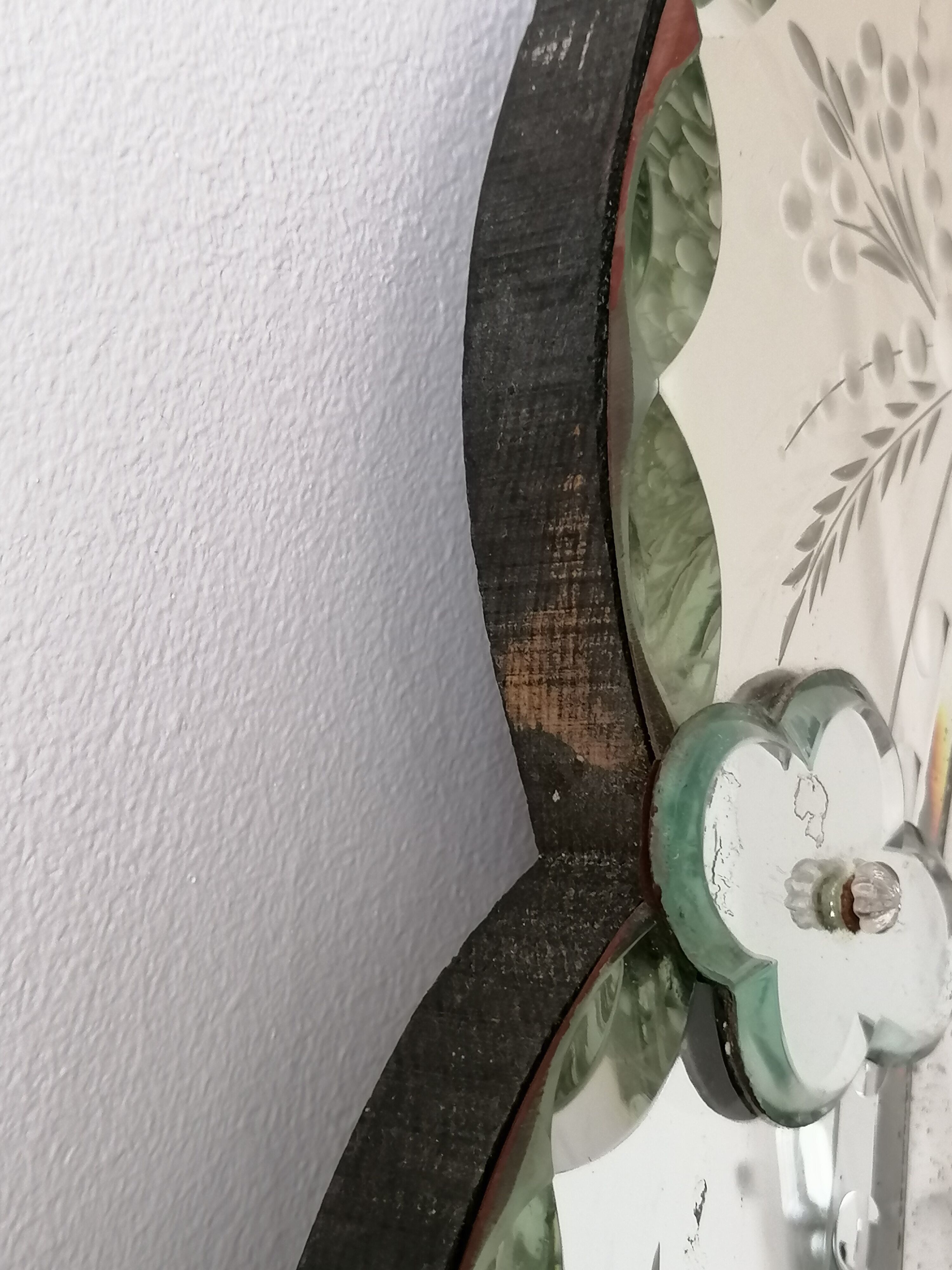 Bevelled Venetian mirror 75x57cm