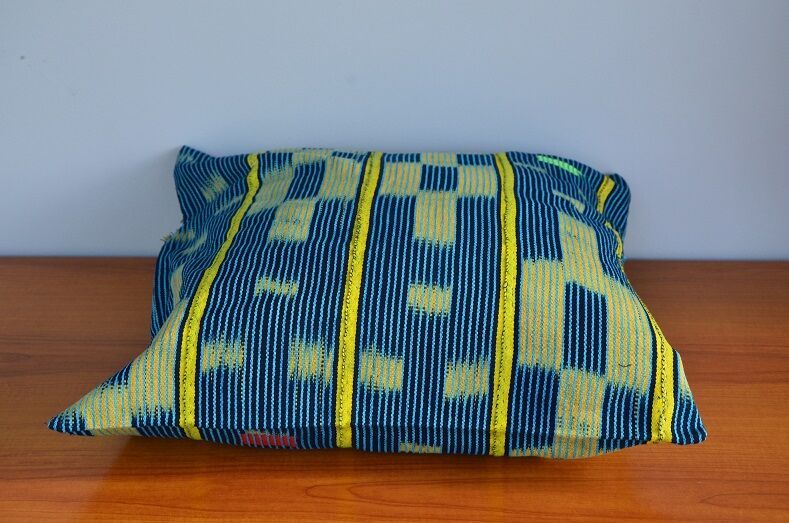 Housse de coussin en tissu baoulé jaune