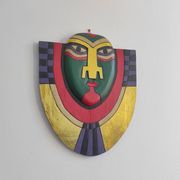 Masque mural artisanal décoratif en bois peint