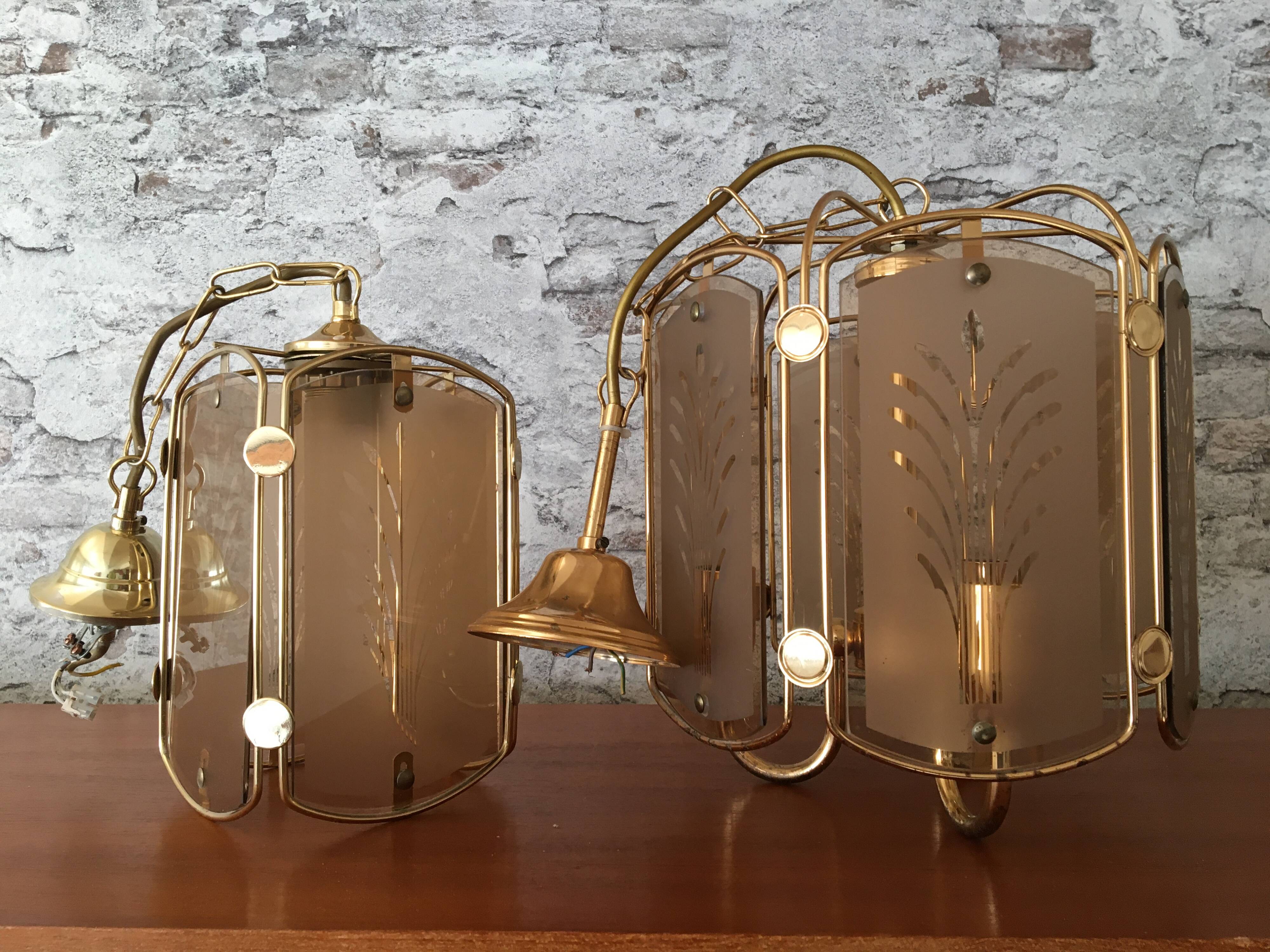 Art Deco pendant light in brass and chiseled polished glass