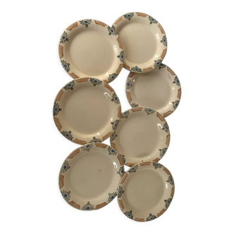 7 assiettes anciennes de Longwy beige