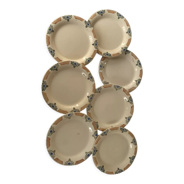 7 assiettes anciennes de Longwy beige