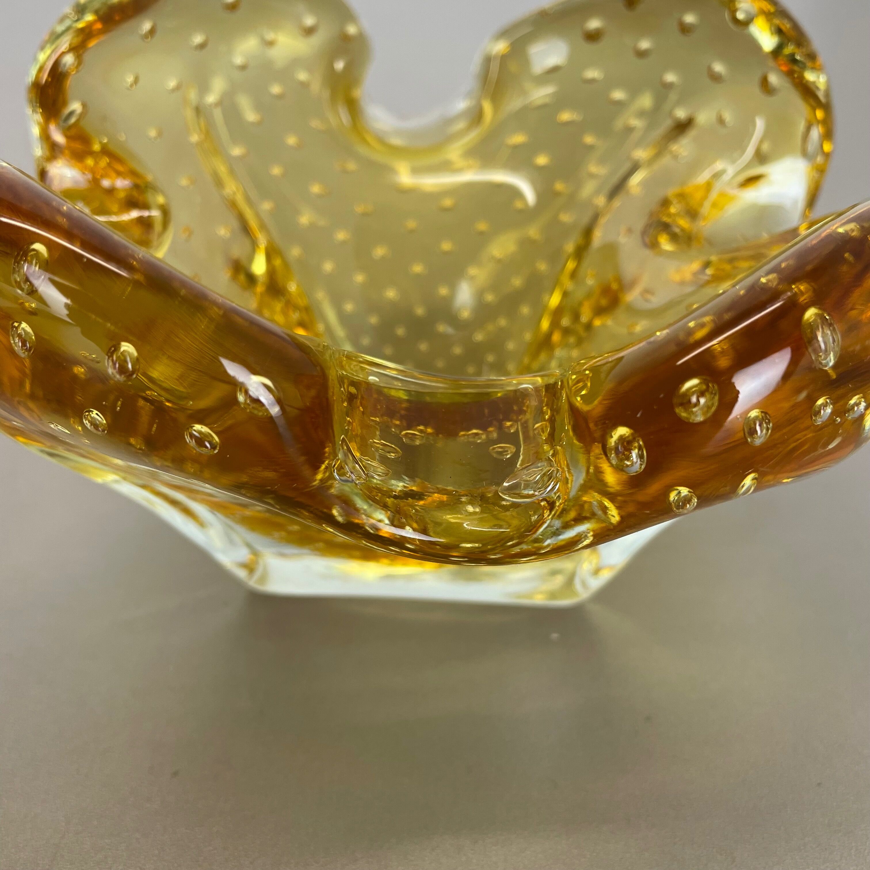 Murano Glass "Honey Bubble" Bowl Element Shell Ashtray Murano, Italy, 1970s